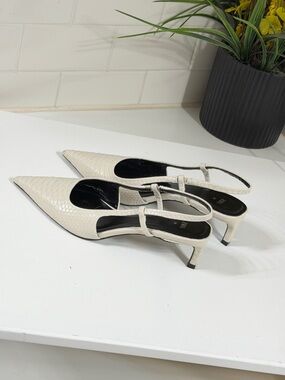 Zara Kitten heels . EUC Mock Croc bone color .